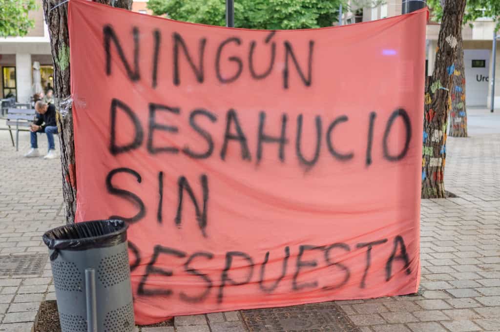 El Sindicato de Vivienda de La Rioja llama a la acción contra desahucios en la calle Somosierra de Logroño