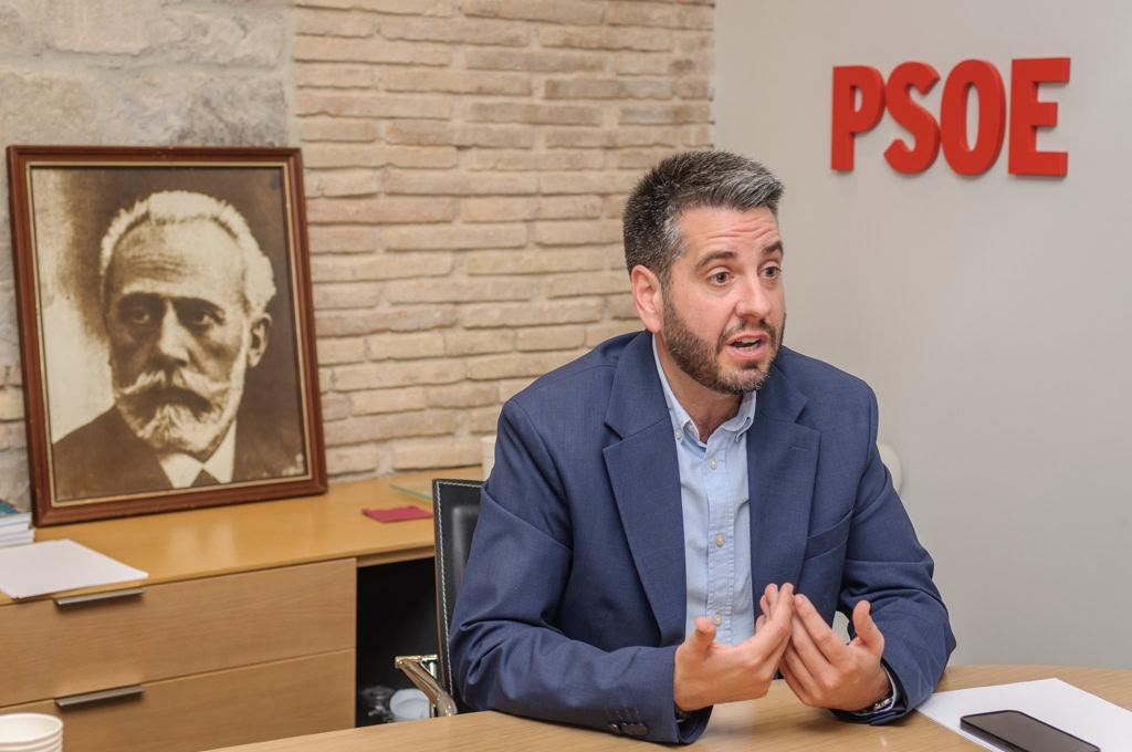«A Capellán le sobra soberbia y le falta calle y proyecto»