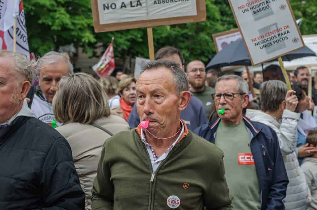 Cerca de un millar de personas protestan en Logroño en defensa del Hospital de Calahorra y la sanidad publica