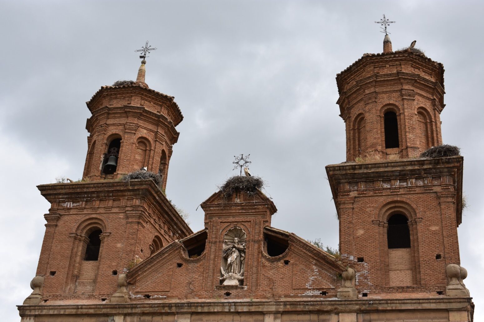 Alfaro, piloto nacional sin colores políticos
