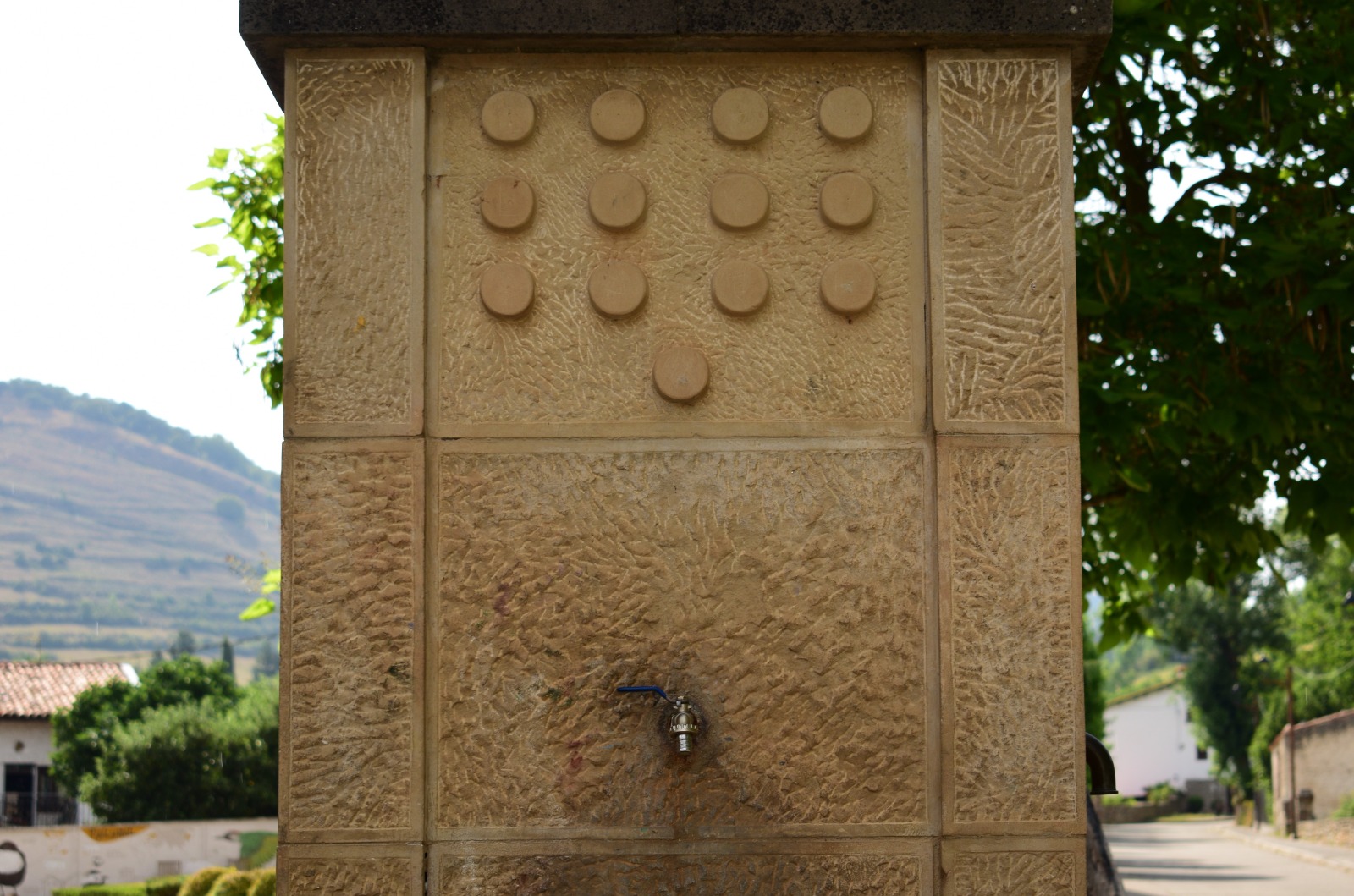 Las dos realidades que genera el agua en la cuenca del Oja