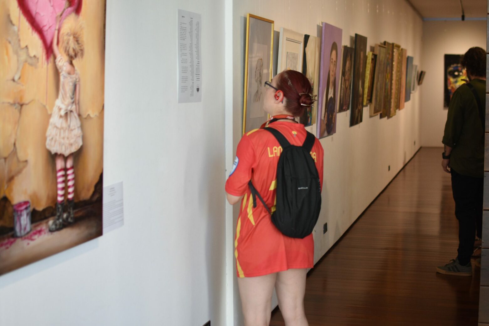 Inaugurada en Logroño la exposición multidisciplinar «Grietas»